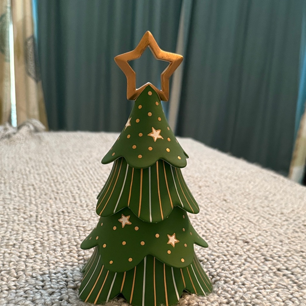 Festive Green and Gold Holiday Tree Decoration